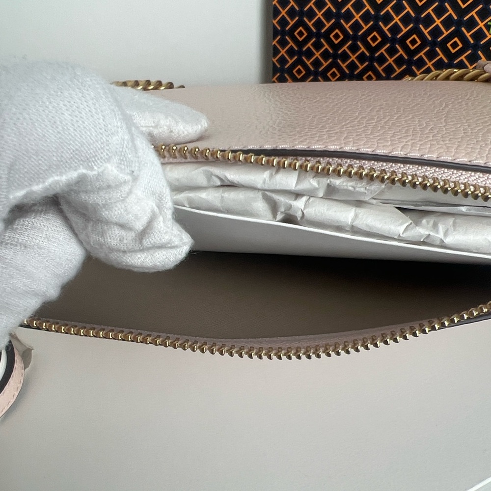 Tory Burch Blush Pink Shoulder Bag with Gold Chain - Picture 10 of 15